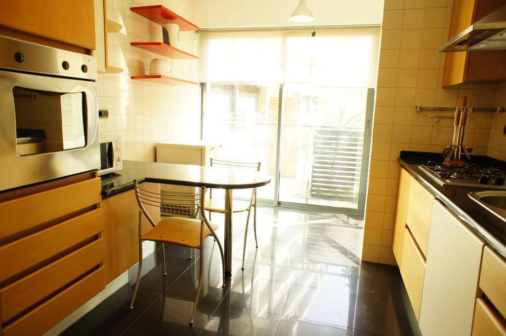 Modern Apartment Near The Bridge Lisbon Exterior photo